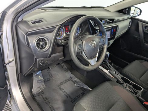 Used 2018 Toyota Corolla LE image 8