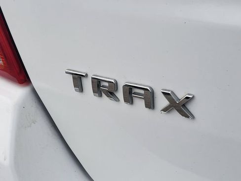 Used 2018 Chevrolet Trax LT FWD image 27