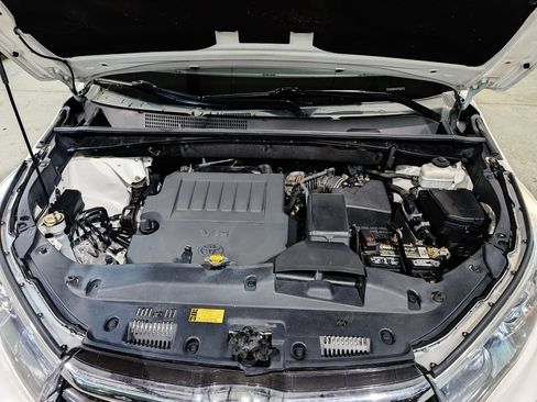 Used 2015 Toyota Highlander XLE image 57