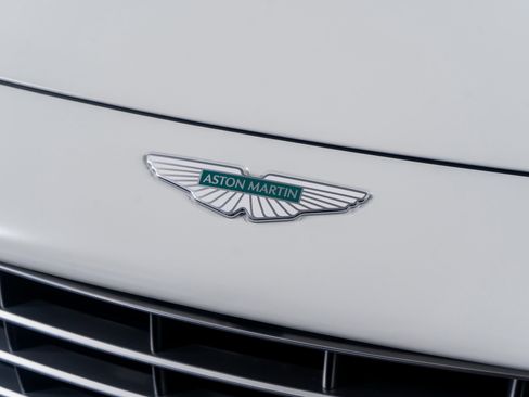 Used 2025 Aston Martin DB12 Coupe image 26