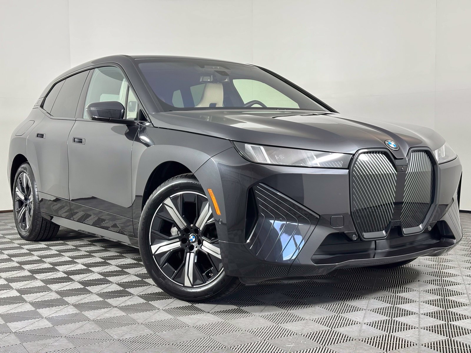 Used 2026 BMW iX xDrive45 AWD/4WD image 1