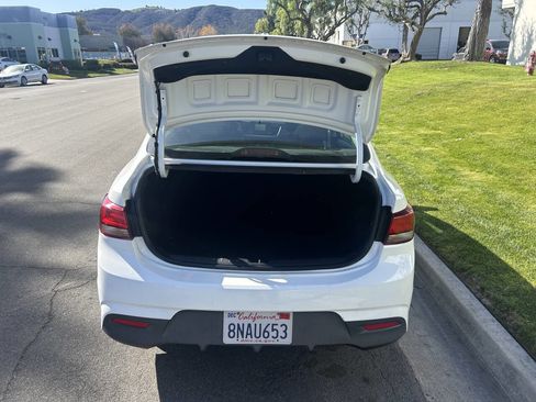 Used 2018 Kia Rio S image 2