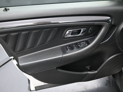 Used 2017 Ford Taurus SHO image 18
