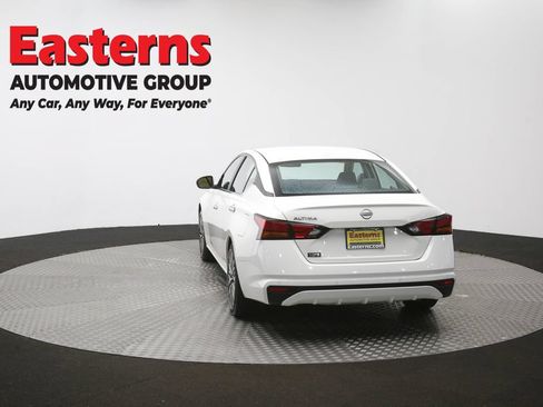 Used 2025 Nissan Altima 2.5 SV FWD image 34