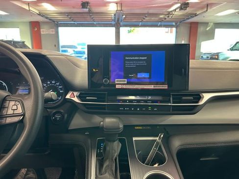 Certified 2025 Toyota Sienna LE w/ LE Plus Package AWD/4WD image 23
