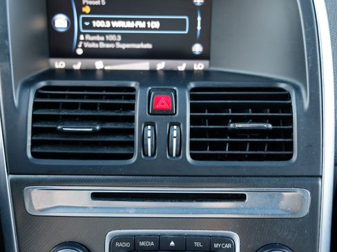 Used 2013 Volvo XC60 T6 image 32