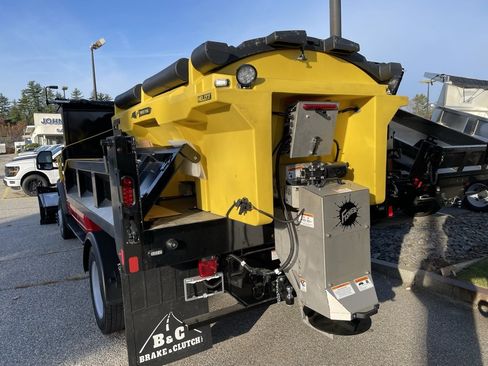 New 2025 Ford F450 XL w/ XL Chrome Package image 3