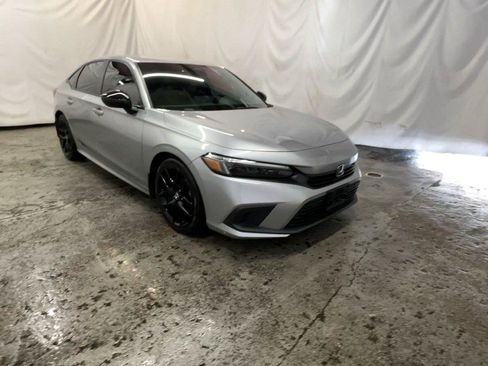 Used 2024 Honda Civic Sport image 2