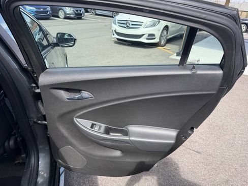 Used 2017 Chevrolet Volt LT image 15