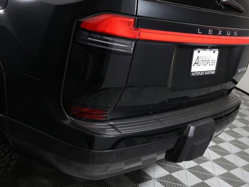 Used 2025 Lexus GX 550 w/ Accessory Package (Z1) image 56