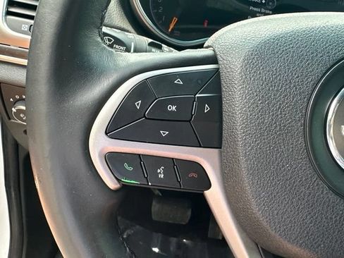 Used 2018 Jeep Grand Cherokee Limited AWD/4WD image 9