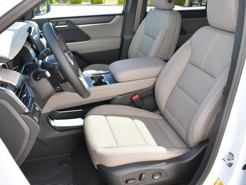 New 2026 GMC Acadia Elevation FWD image 23