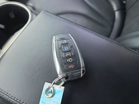 Used 2019 Lincoln Nautilus Reserve FWD image 35
