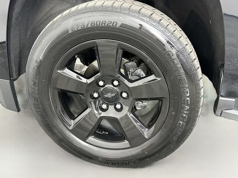 Used 2018 Chevrolet Tahoe LT w/ LT Midnight Edition AWD/4WD image 33
