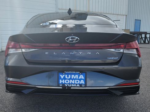 Used 2021 Hyundai Elantra Limited image 7