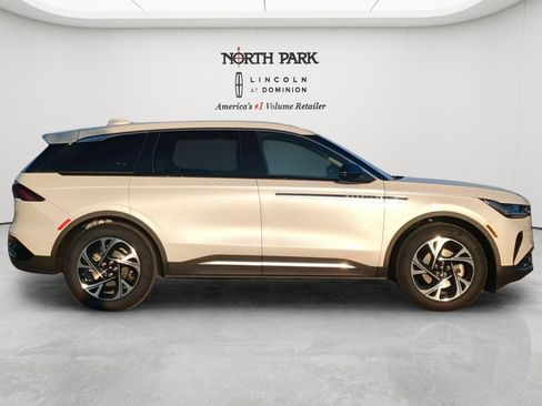 New 2026 Lincoln Nautilus Premier w/ Equipment Group 102A AWD/4WD image 2