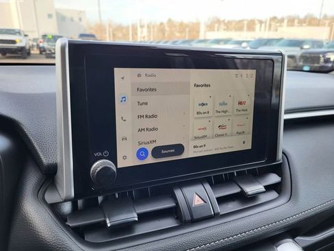 Used 2025 Toyota RAV4 XLE image 22