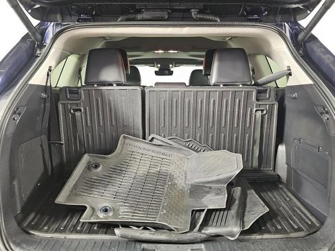 Used 2024 Toyota Highlander Limited AWD/4WD image 18