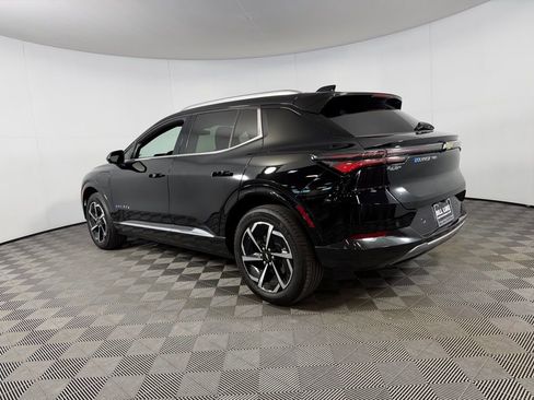 Used 2024 Chevrolet Equinox EV LT image 8