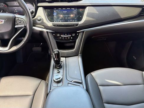 Used 2025 Cadillac XT6 Luxury FWD image 20