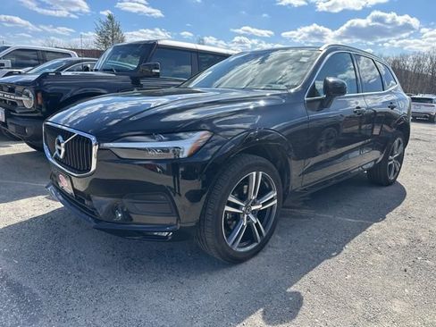 Used 2021 Volvo XC60 T5 Momentum w/ Protection Package Premier image 3