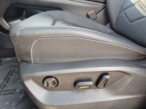 Used 2024 Volkswagen Atlas Cross Sport SE image 11