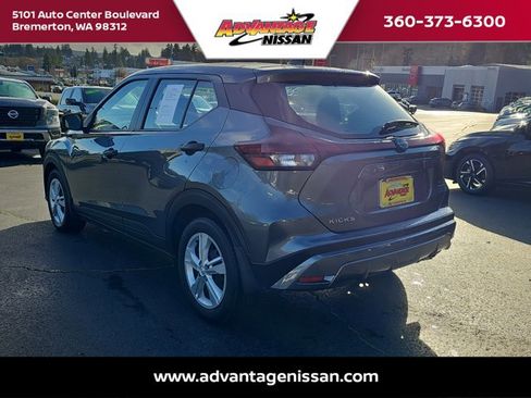Used 2024 Nissan Kicks S image 3