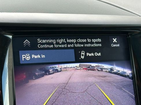 Used 2019 Volvo XC60 T5 Momentum w/ Premium Package image 35