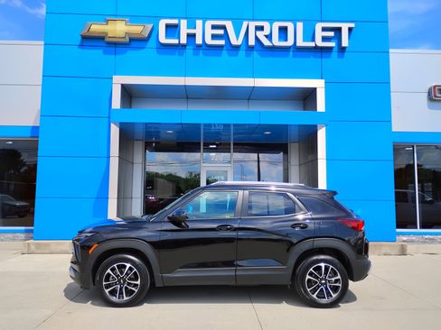 Used 2024 Chevrolet TrailBlazer LT w/ LT Cold Weather Package AWD/4WD image 11