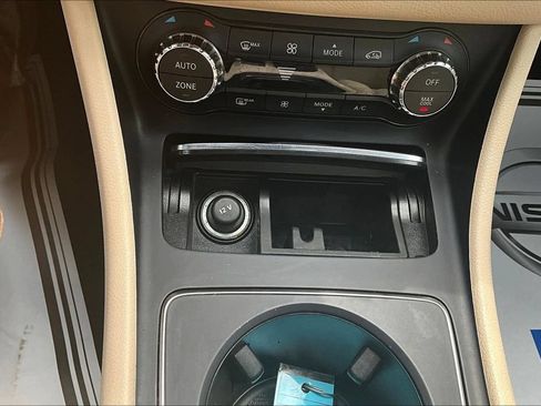 Used 2018 Mercedes-Benz GLA 250 4MATIC image 16