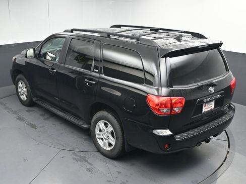 Used 2017 Toyota Sequoia SR5 image 38