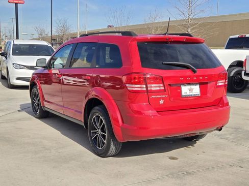 Used 2018 Dodge Journey SE w/ Popular Equipment Group image 4