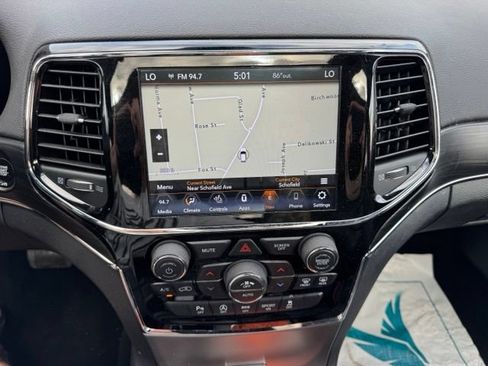 Used 2020 Jeep Grand Cherokee Limited AWD/4WD image 19