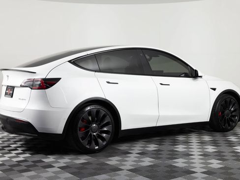 Used 2022 Tesla Model Y Performance AWD/4WD image 8