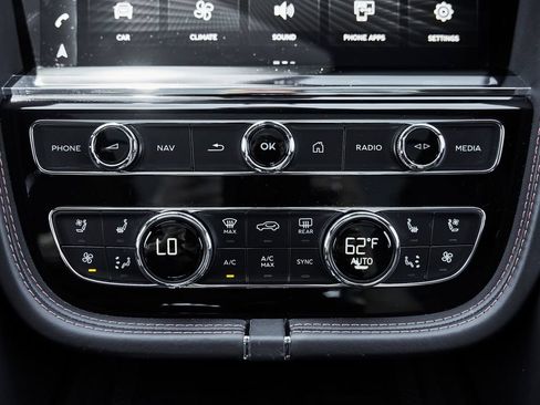 Used 2021 Bentley Bentayga AWD/4WD image 71