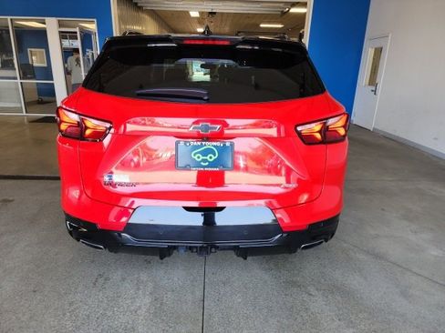 Used 2022 Chevrolet Blazer RS w/ Enhanced Convenience Package image 3