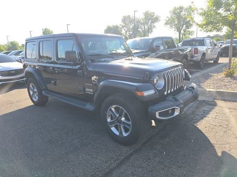 Used 2019 Jeep Wrangler Unlimited Sahara AWD/4WD image 3