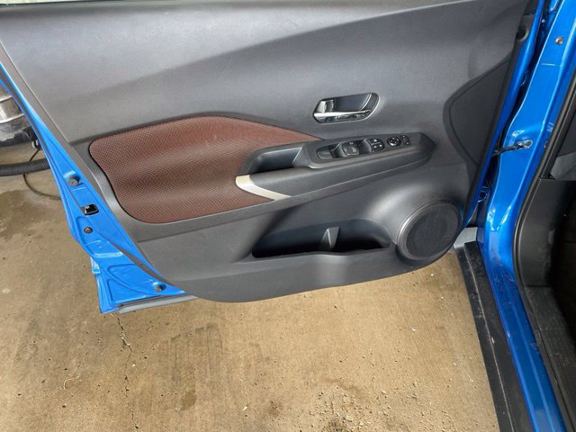 Used 2023 Nissan Kicks SR FWD image 9