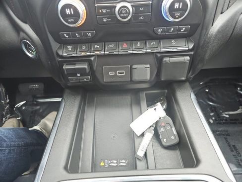 Used 2023 GMC Sierra 3500 AT4 w/ AT4 Premium Plus Package image 20