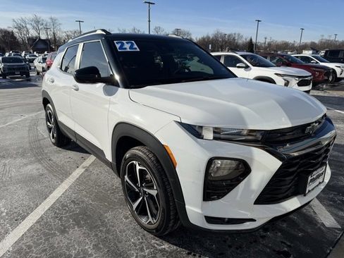 Used 2022 Chevrolet TrailBlazer RS w/ Sun and Liftgate Package image 3