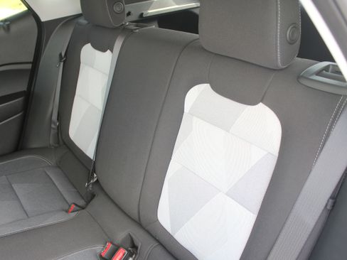 Used 2025 Chevrolet Trax LS w/ LS Convenience Package image 36