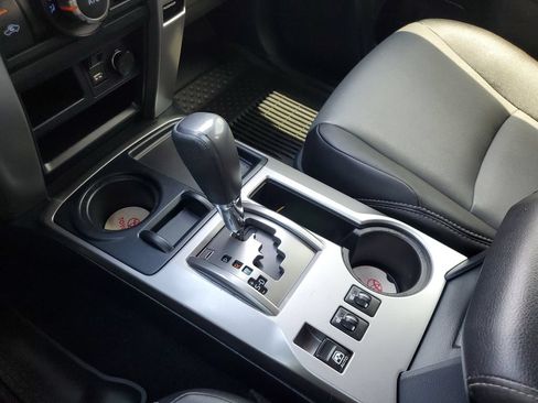 Used 2023 Toyota 4Runner SR5 Premium w/ Moonroof Package RWD image 27