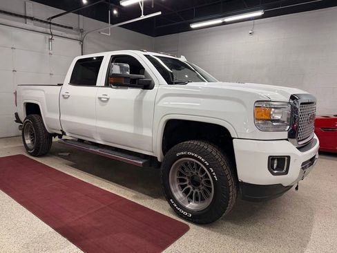 Used 2016 GMC Sierra 3500 Denali w/ Duramax Plus Package AWD/4WD image 10