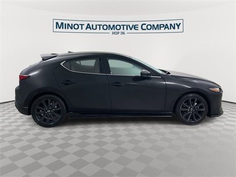 Used 2021 MAZDA MAZDA3 Hatchback w/Premium Plus Pkg image 9