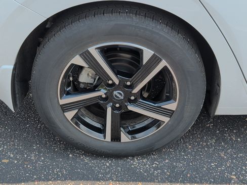 Used 2024 Nissan Sentra SV w/ All-Weather Package FWD image 5