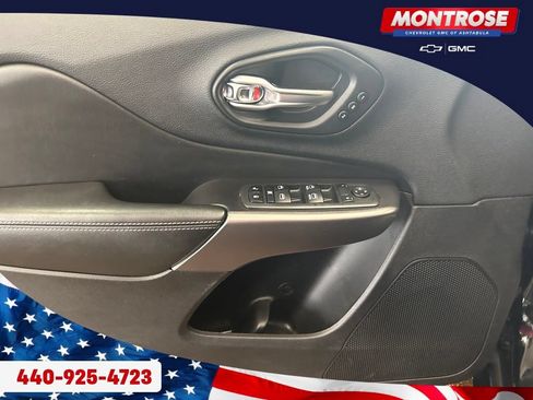 Used 2020 Jeep Cherokee Limited AWD/4WD image 9