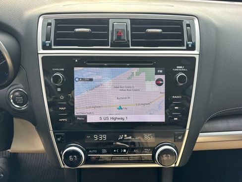 Used 2018 Subaru Outback 3.6R Limited AWD/4WD image 12