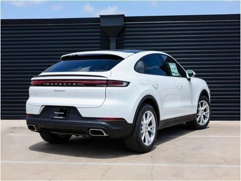 Certified 2025 Porsche Cayenne Coupe AWD/4WD image 7