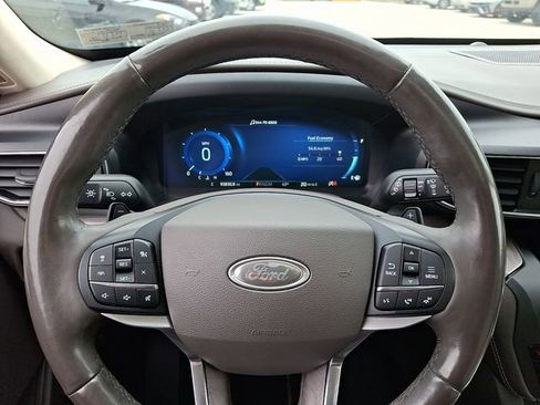 Used 2020 Ford Explorer Platinum w/ Premium Technology Package AWD/4WD image 26