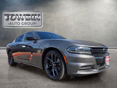 Used 2022 Dodge Charger SXT w/ Blacktop Package RWD image 2